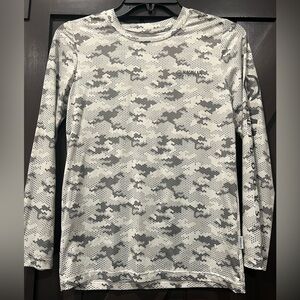 Boys Magellan Outdoors Longsleeve shirt Size Medium